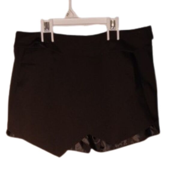 Forever 21 Women's Size Small Black Asymmetrical Mini Skort - Picture 1 of 6